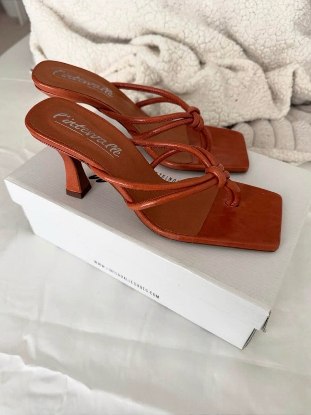 L'INTERVALLE Orange Knotted Strappy Mid-Heel Sandals